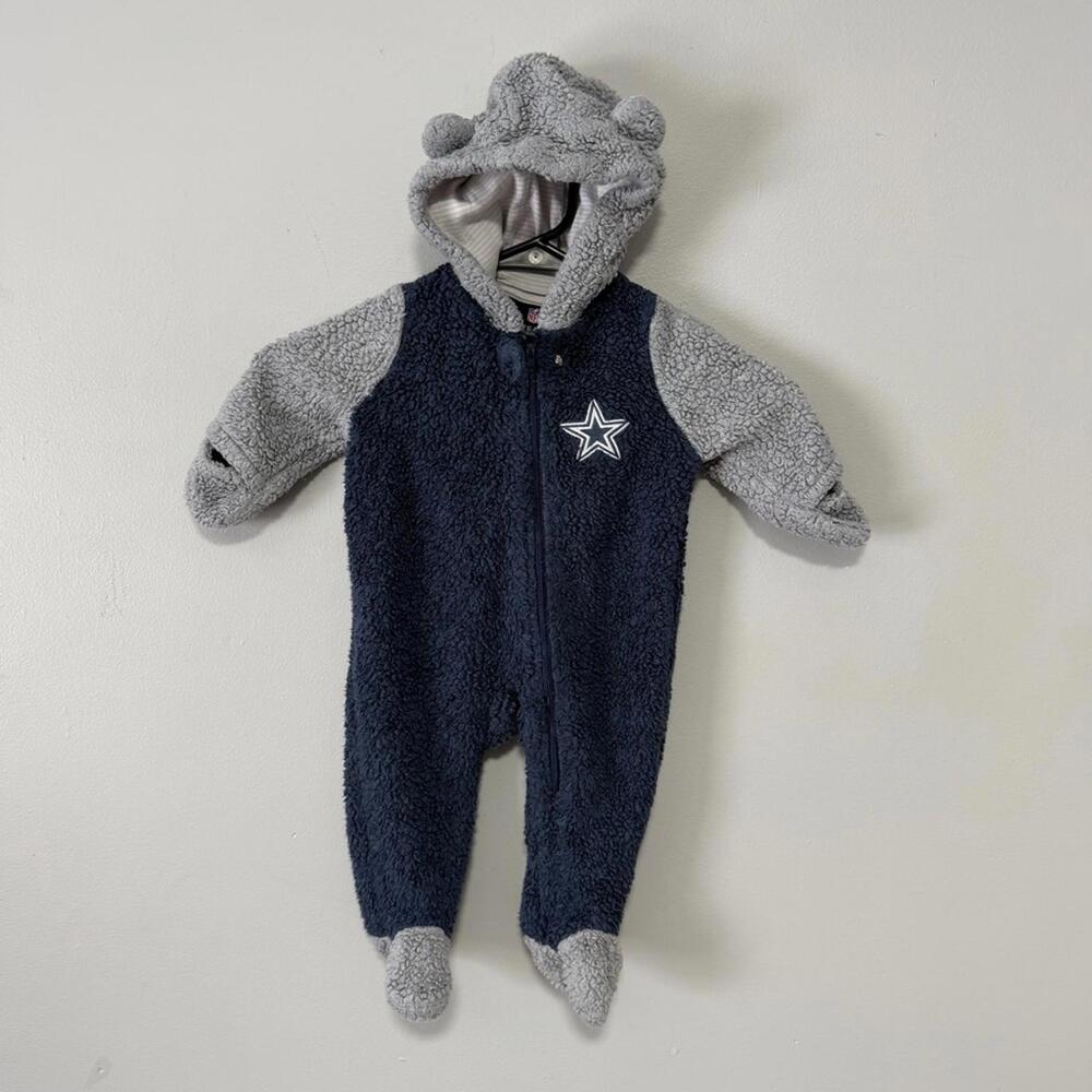 NFL Dallas Cowboys Game Nap Teddy Fleece Sherpa Zip Sleeper Bodysuit - 3/6 MO